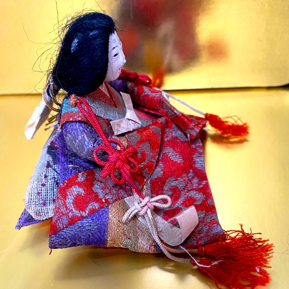 JAPANESE HINAMATSURI VINTAGE COLLECTIBLE DOLL FIGURE APPROX 4” - Picture 2 of 16